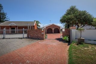 apartment styled accommodation self catering bluewater bay king guest lodge exterior 66