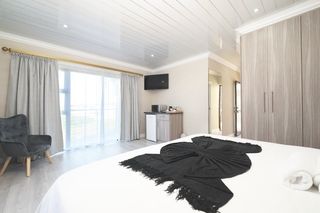 sea side accommodation bnb bluewater bay king kings lodge king room 1 004