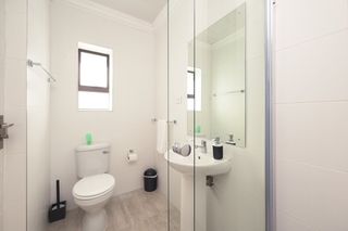 sea side accommodation bnb bluewater bay king kings lodge king room 3 032