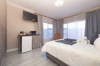 sea side accommodation bnb bluewater bay king kings lodge king room 4 056