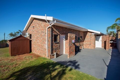 66 saraclose kingsguestlodgeexterior 1