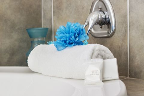 sea side accommodation guest lodge bluewater bay king 001