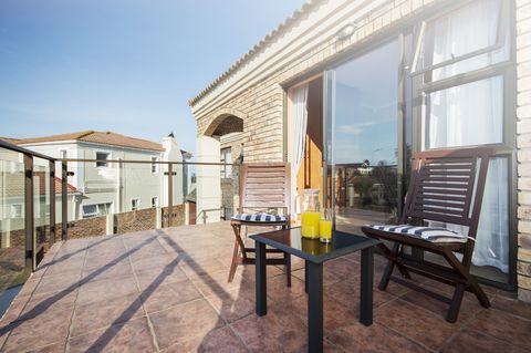 sea side accommodation guest lodge bluewater bay king 013