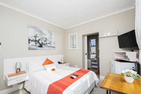 sea side accommodation guest lodge bluewater bay king 028