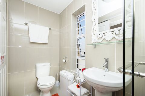 sea side accommodation guest lodge bluewater bay king 029