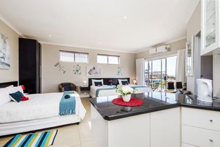 sea side accommodation bnb bluewater bay king kings lodge room1 7