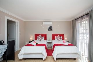 sea side accommodation bnb bluewater bay king kings lodge room5 2