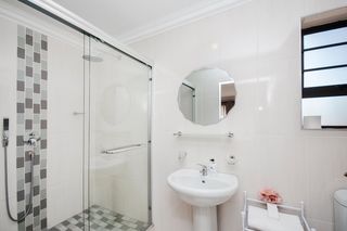 sea side accommodation bnb bluewater bay king kings lodge room5 5